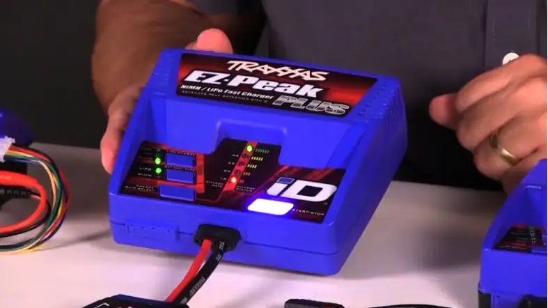 How to Check the Charge Status of Venom Batteries on Traxxas Chargers